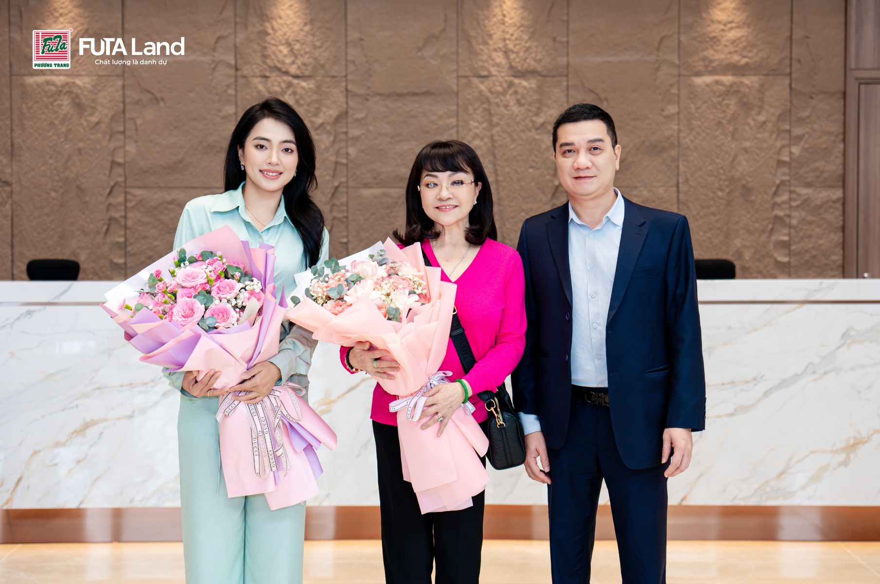 Danh ca Hương Lan tham quan FUTA Residence - Đà Nẵng Times Square: Cuộc gặp gỡ giữa “giọng hát đi cùng năm tháng” và chuẩn sống ven biển Mỹ Khê